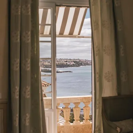 Vintage Hotel