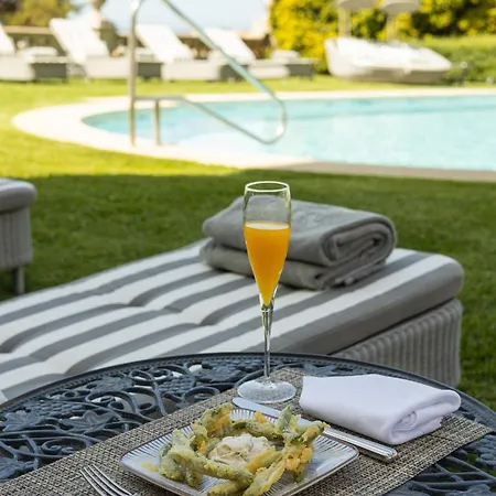 Vintage Hotel 5*