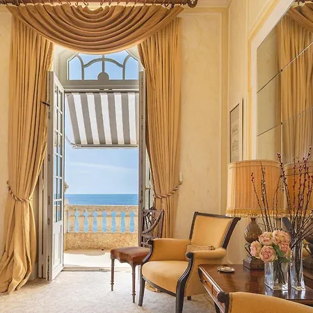 Vintage Hotel 5*